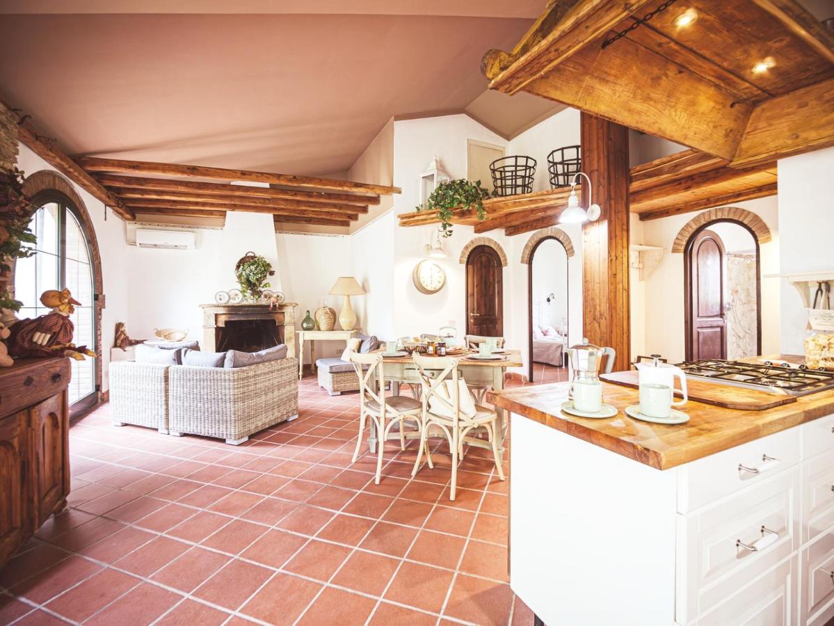 Appartement Relais Casale Il Poggetto - Olivo 1 By Zoom In Earth à Cecina  Extérieur photo