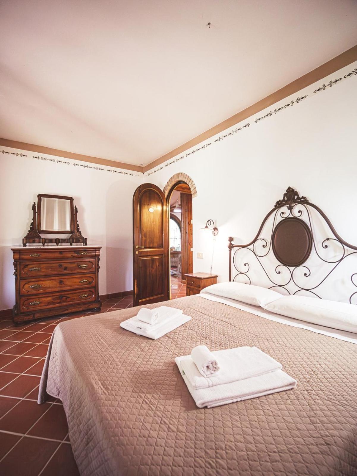 Appartement Relais Casale Il Poggetto - Olivo 1 By Zoom In Earth à Cecina  Extérieur photo
